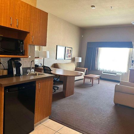 Clarion Pointe Hotel Rimbey Kültér fotó