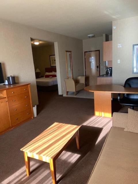 Clarion Pointe Hotel Rimbey Kültér fotó