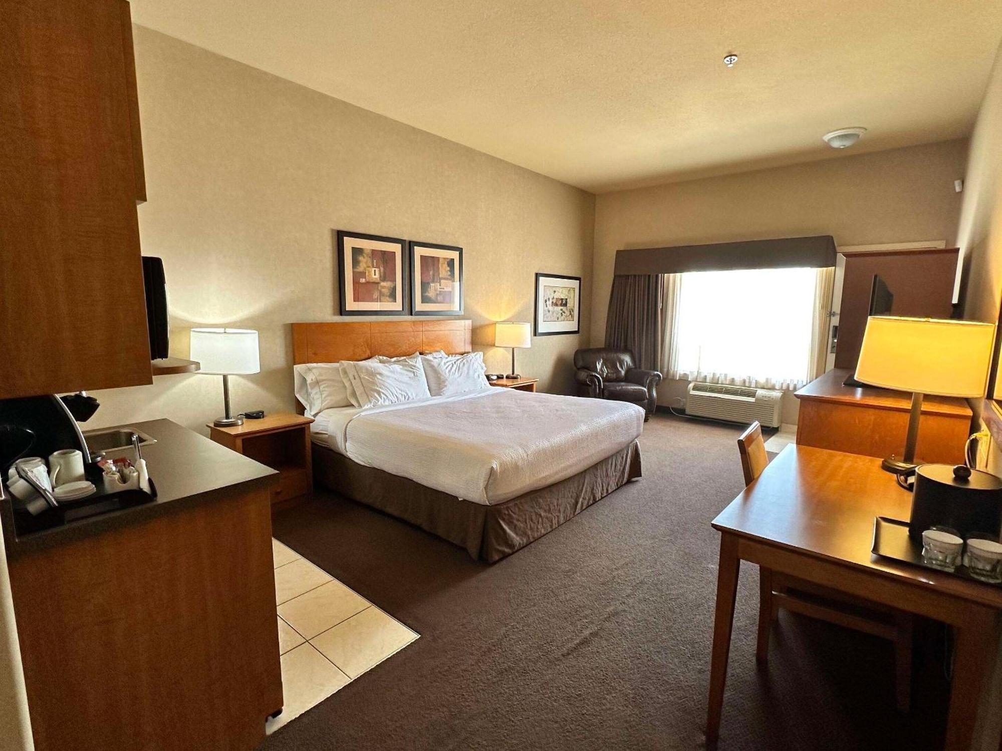 Clarion Pointe Hotel Rimbey Kültér fotó