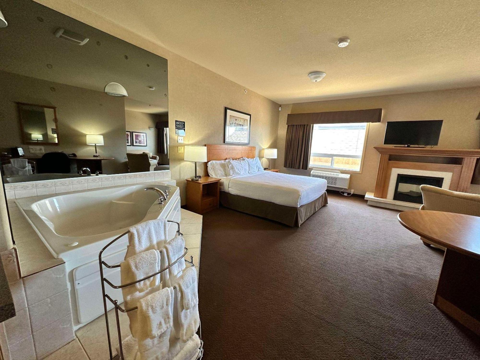 Clarion Pointe Hotel Rimbey Kültér fotó