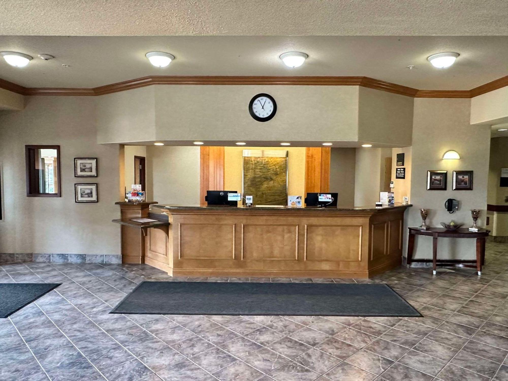 Clarion Pointe Hotel Rimbey Kültér fotó