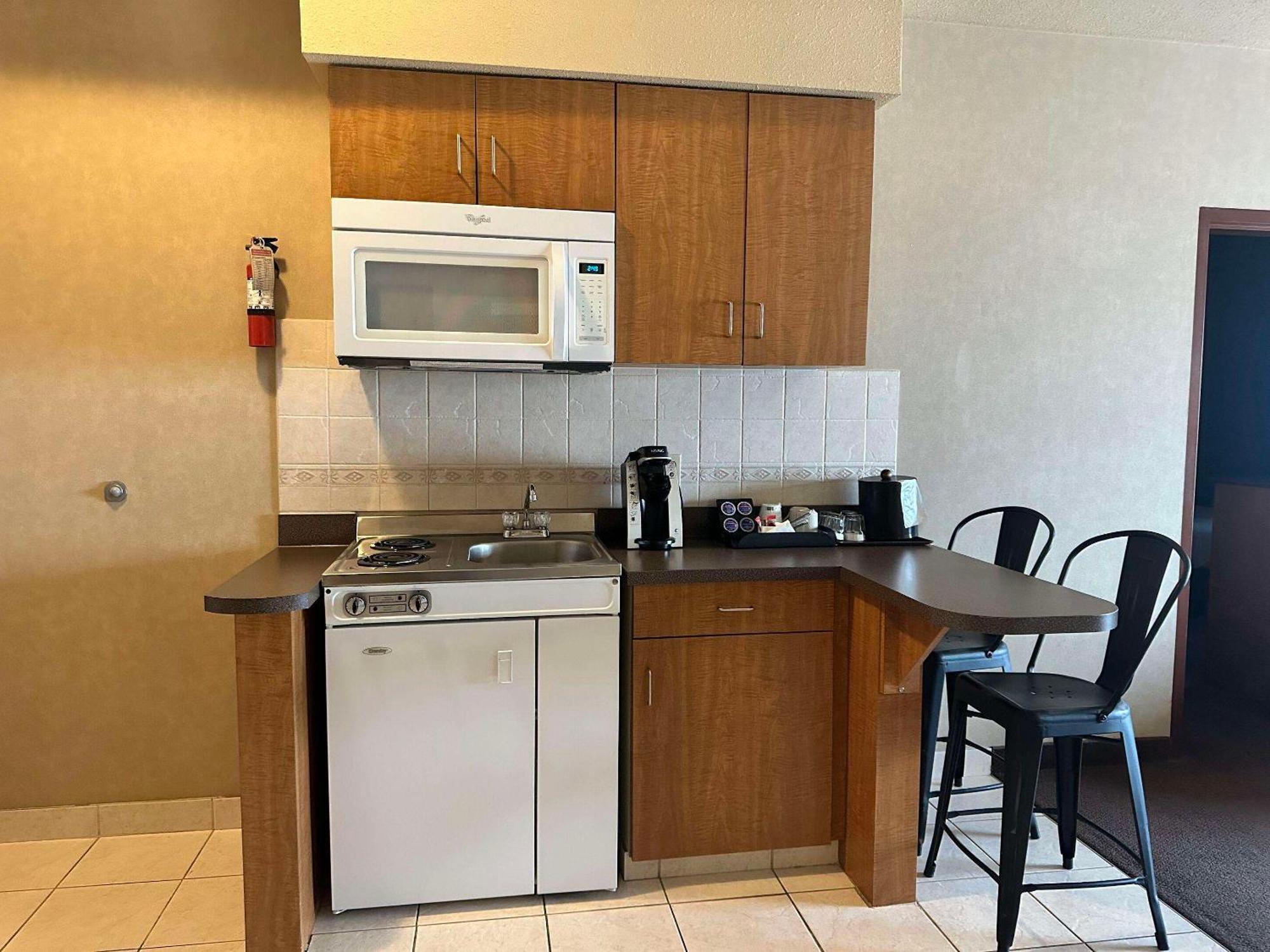 Clarion Pointe Hotel Rimbey Kültér fotó