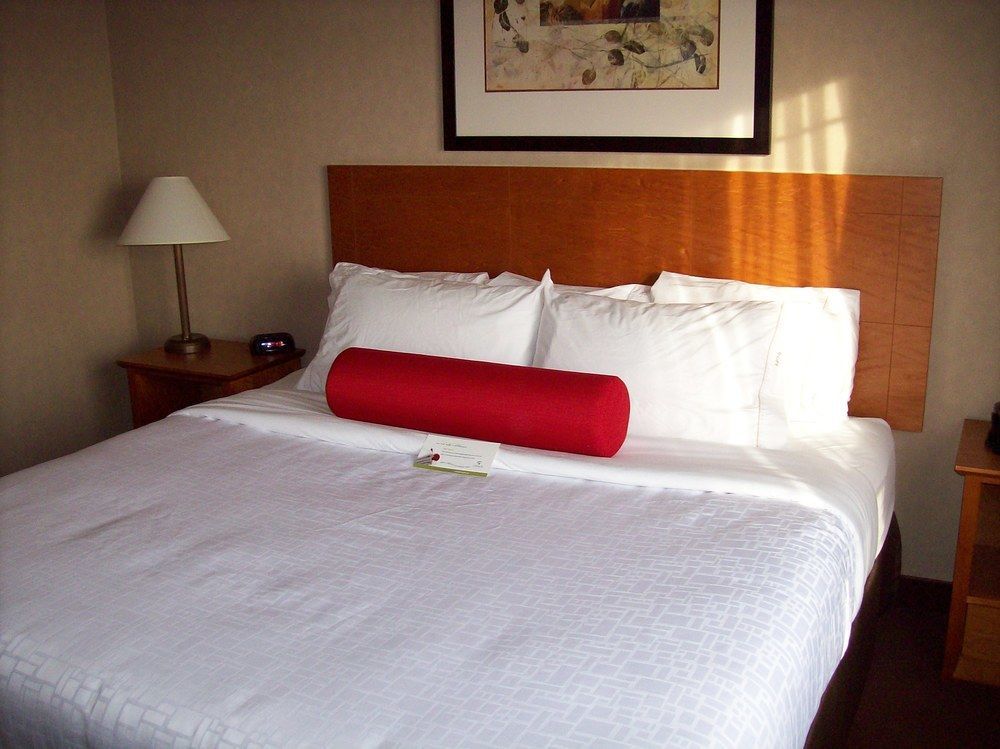 Clarion Pointe Hotel Rimbey Kültér fotó