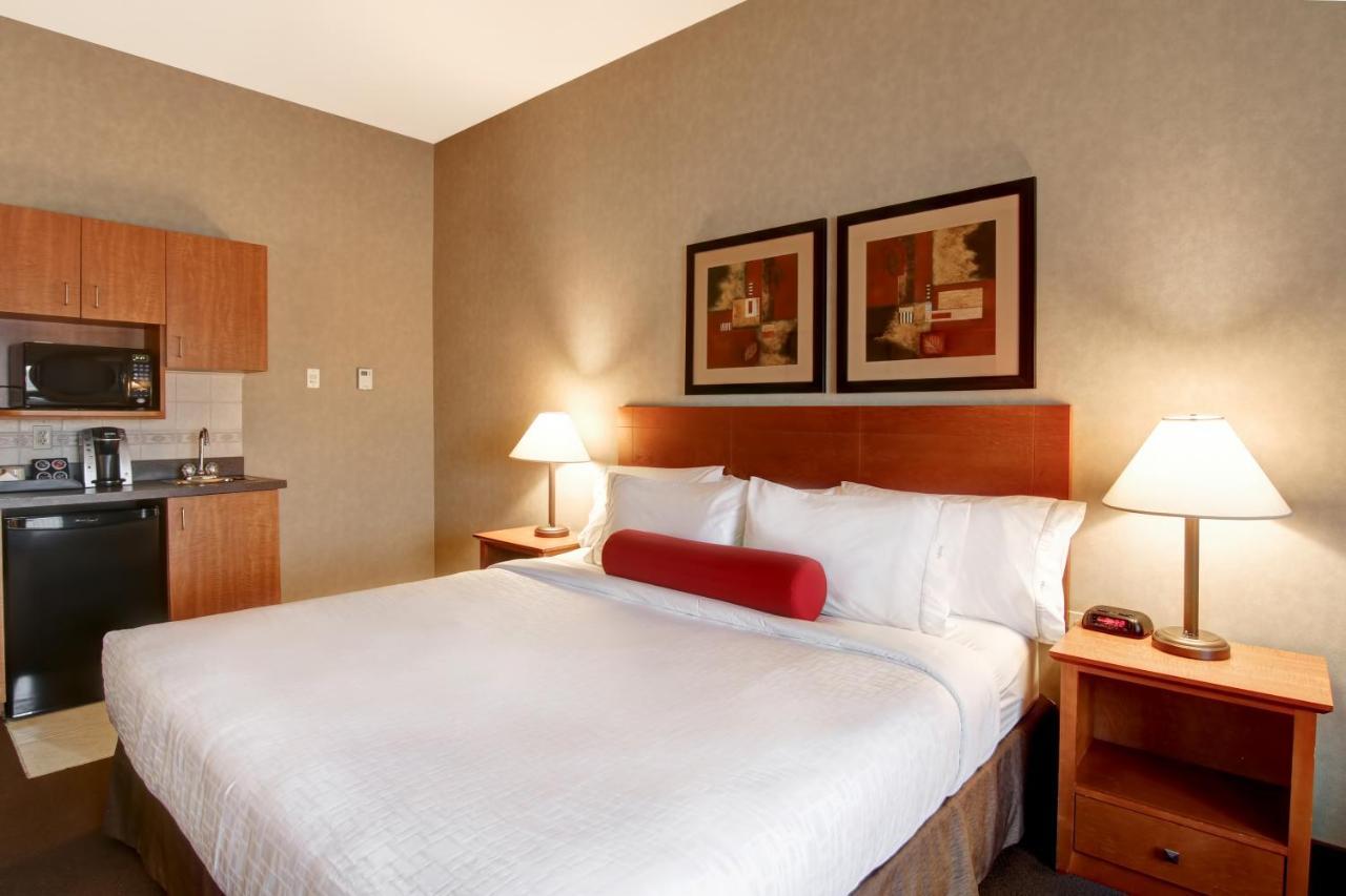 Clarion Pointe Hotel Rimbey Kültér fotó