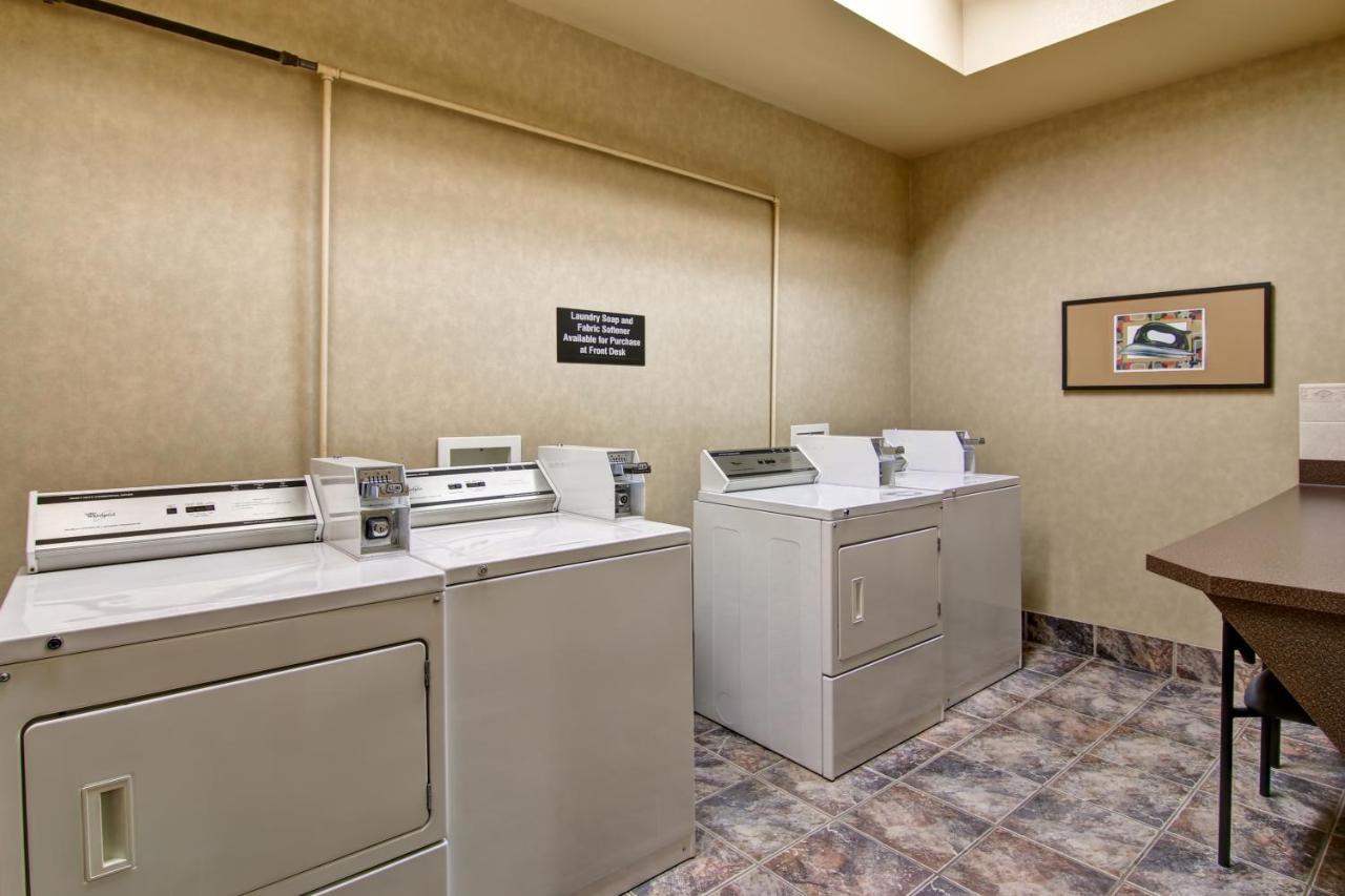 Clarion Pointe Hotel Rimbey Kültér fotó
