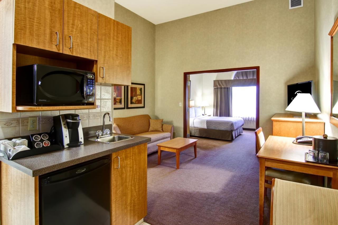 Clarion Pointe Hotel Rimbey Kültér fotó