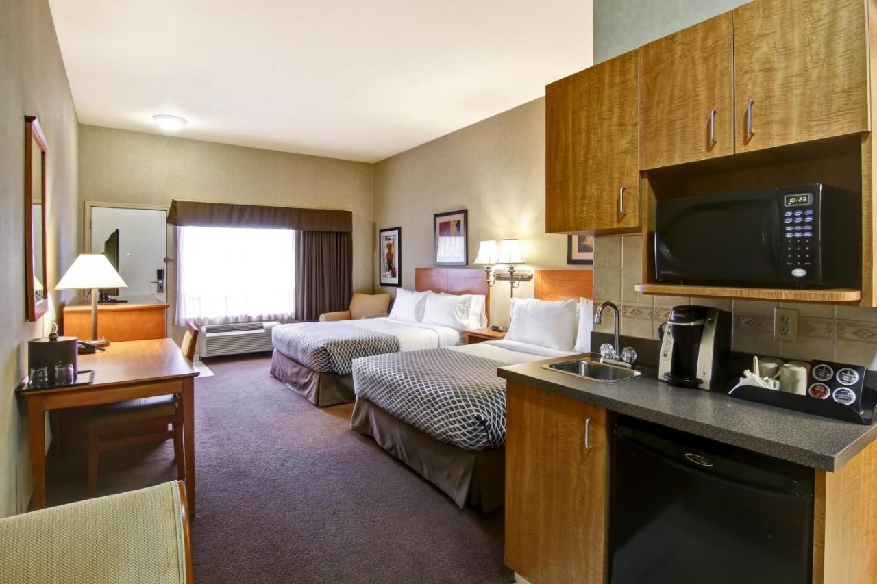 Clarion Pointe Hotel Rimbey Kültér fotó