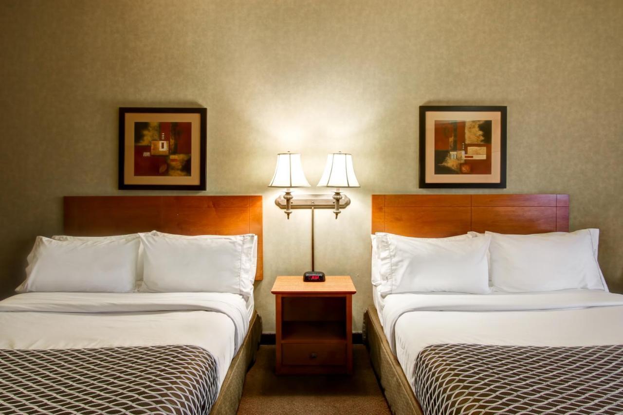 Clarion Pointe Hotel Rimbey Kültér fotó