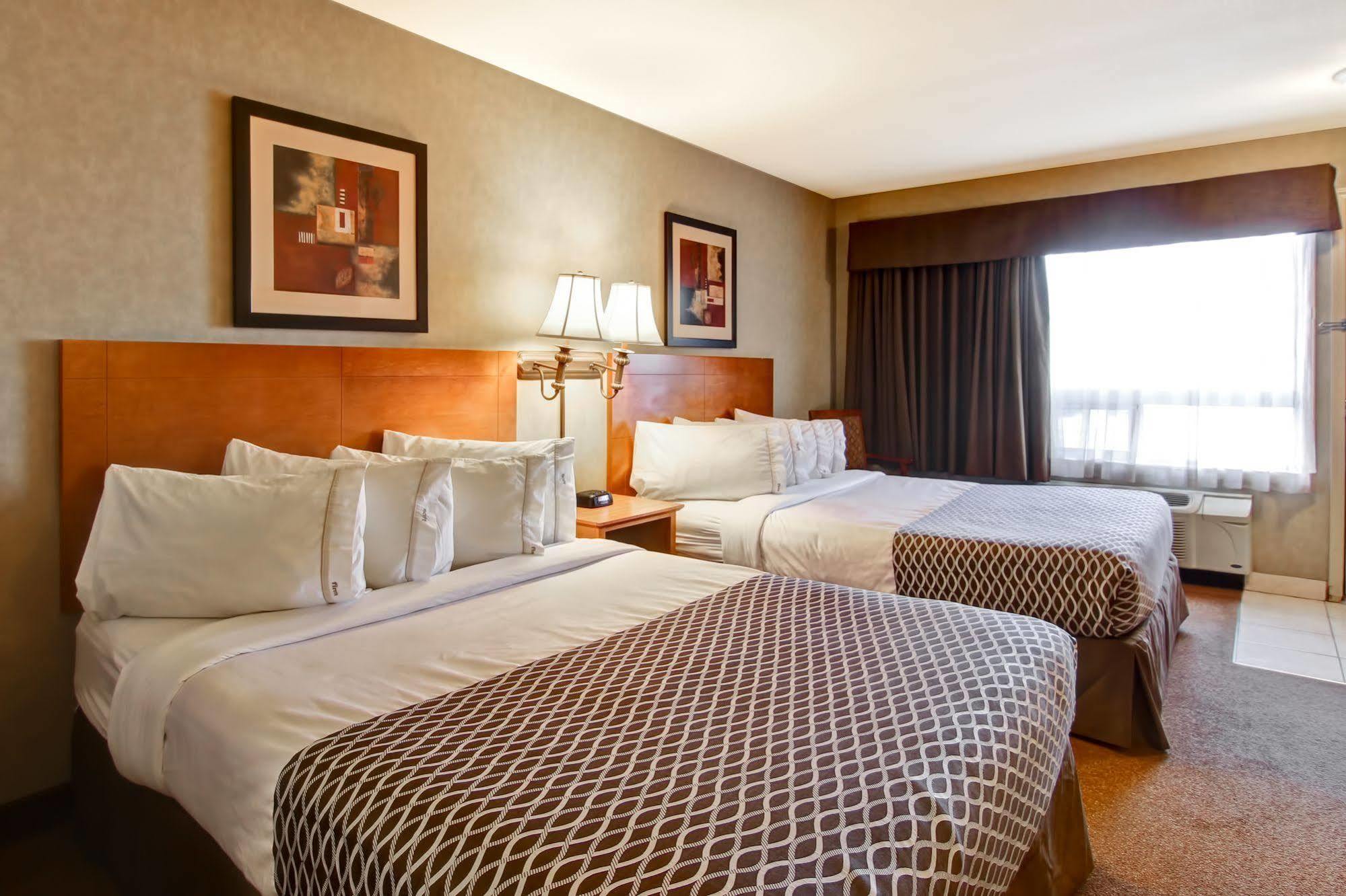Clarion Pointe Hotel Rimbey Kültér fotó